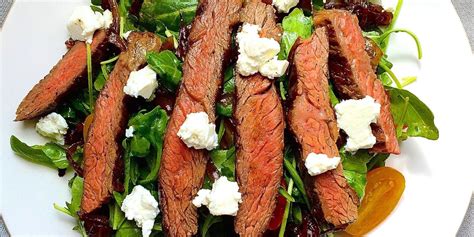 grilled-skirt-steak-salad-with-arugula-balsamic-glazed image
