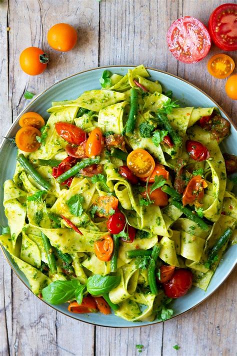 pasta-with-green-beans-tomatoes-pesto-inside-the image