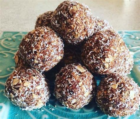 healthy-snack-recipe-for-date-and-oat-bliss-balls image