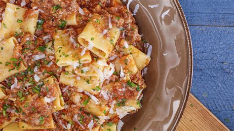 rachaels-charred-eggplant-and-meat-sauce-with image
