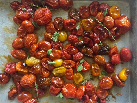 how-to-make-roasted-tomatoes-4-easy-ways image
