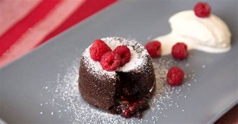 chocolate-cake-with-raspberry-jam-filling image