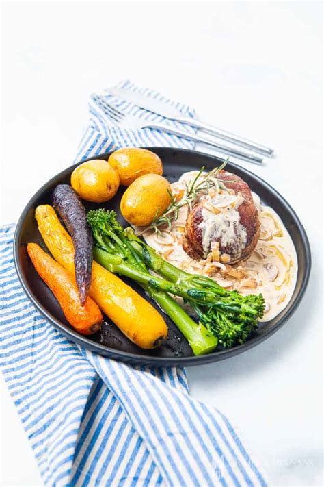 lamb-noisettes-with-rosemary-sauce-greedy-gourmet image