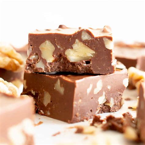 3-ingredient-chocolate-walnut-fudge-paleo-vegan image
