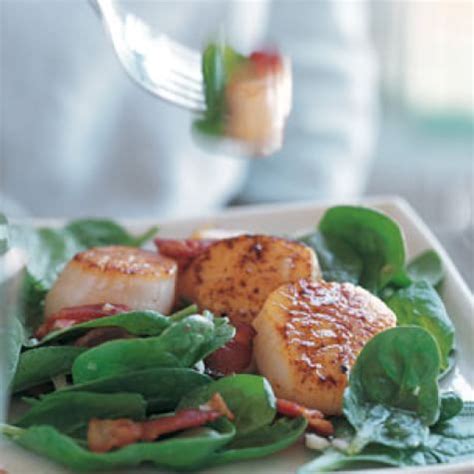 warm-spinach-salad-with-scallops-williams-sonoma image