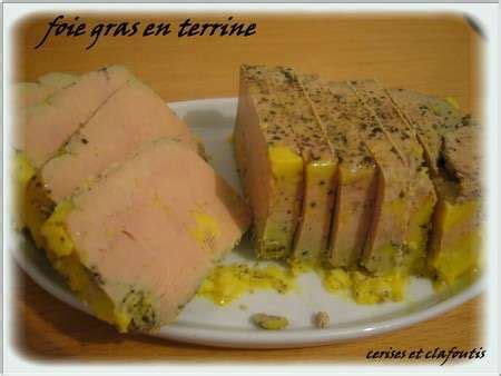 foie-gras-mi-cuit-en-terrine-recette-ptitchef image