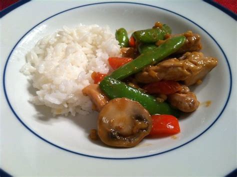 chicken-snap-peas-and-cashew-stirfry-merry-about image
