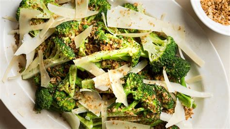 butter-steamed-broccoli-with-peppery-bread-crumbs image