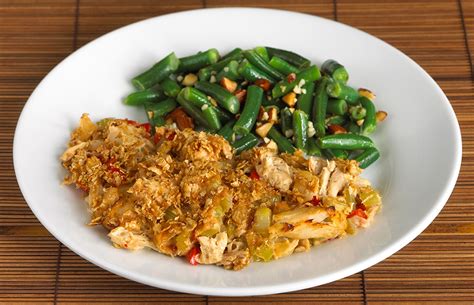 one-pot-tuna-casserole-with-green-beans-and-almonds image