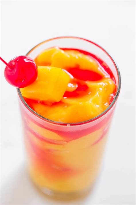 kiss-on-the-lips-drink-recipe-frozen-cocktail-averie image