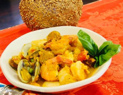 perfect-paella-with-cauliflower-rice-epicurean-diva image