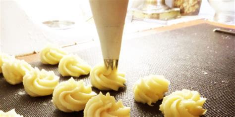 original-spritz-cookies-recipe-sharing-the-buttery-love image