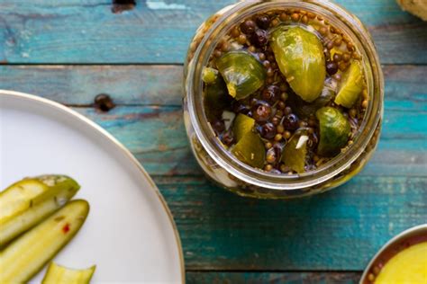 horseradish-pickles-what-jew-wanna-eat image