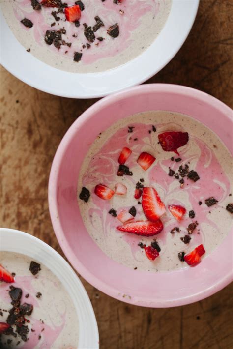 strawberry-oat-smoothie-bowl-and-superfood-raw image