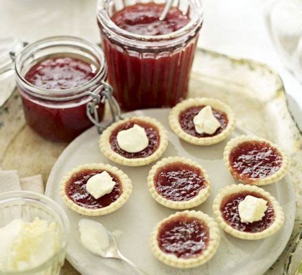 soft-set-strawberry-pimms-jam-recipe-pinterest image