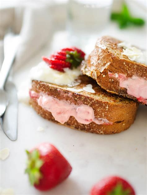 strawberry-cheesecake-stuffed-french-toast-live-eat image