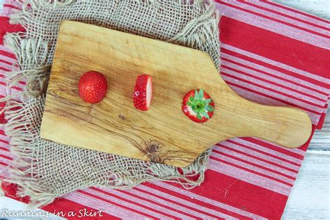 strawberry-santas-healthy-no-bake-dessert-running image