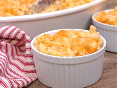 creamy-baked-macaroni-cheese-divas-can-cook image