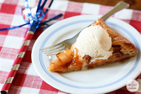 all-american-apple-crostata-with-cheddar-crust image
