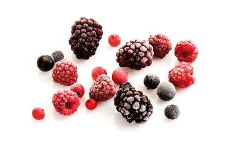 how-to-freeze-fresh-berries-help-around-the-kitchen image