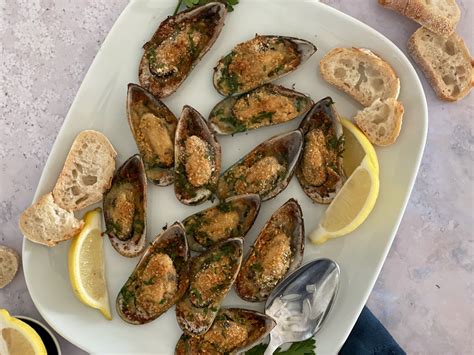 baked-mussel-recipe-italian-kitchen-confessions image