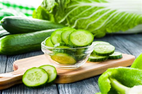 a-7-day-cucumber-based-diet-that-helps-lose-up-to-13 image