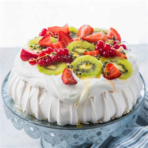 the-perfect-pavlova-step-by-step-recipe-the-flavor image