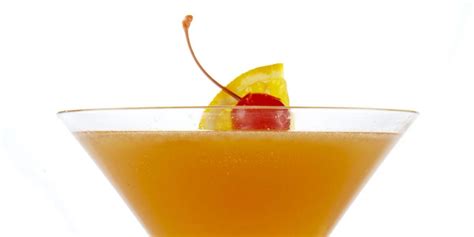 drink-recipe-how-to-make-the-perfect-brandy-sour image