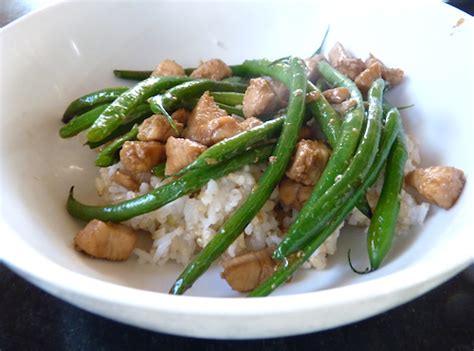 easy-chicken-and-green-bean-stir-fry-chinese-grandma image