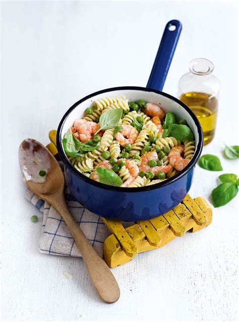 prawn-and-pea-pasta-with-lemon-crme-frache image