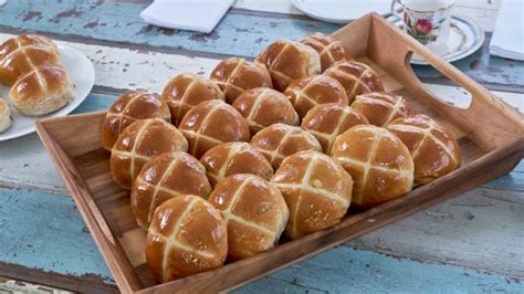 recipe-hot-cross-buns-cbc-life image