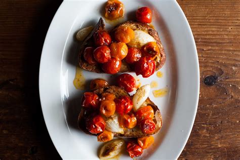 roasted-tomatoes-and-onions-on-toast-recipe-on image