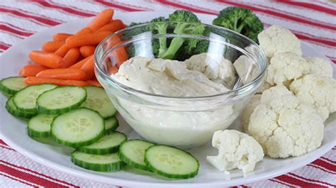 sweet-spicy-mustard-dip-with-veggie-dippers image