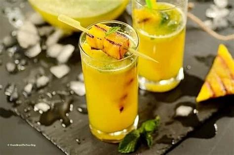 sparkling-pineapple-mint-juice-with-grilled-pineapple image
