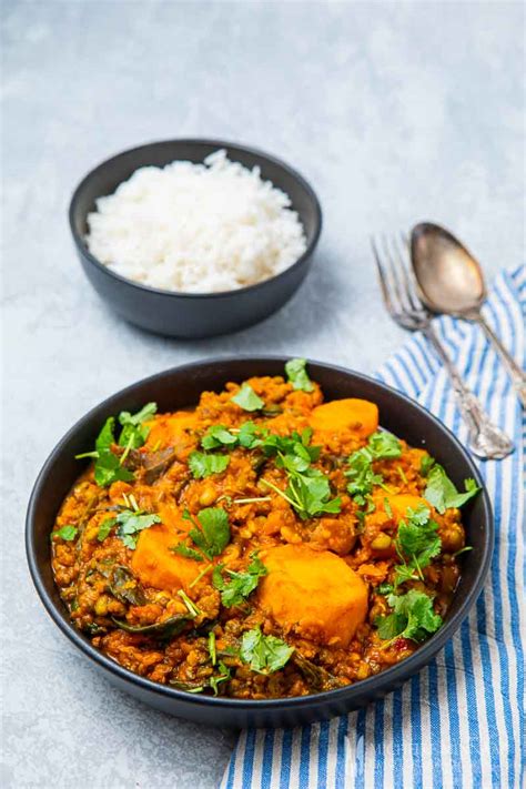 mung-bean-curry-easy-vegetarian-indian-curry image