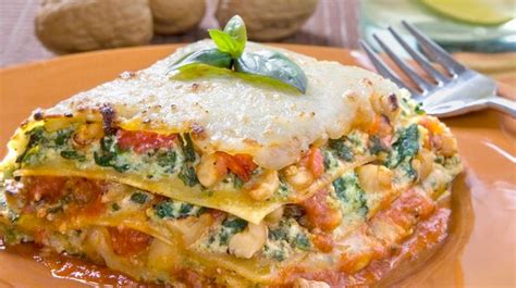 spinach-lasagna-with-walnut-pesto-oldways image