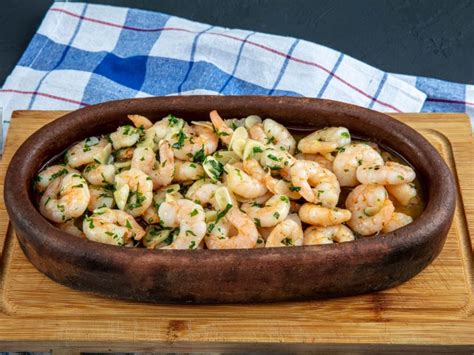 shrimp-in-sake-garlic-sauce-recipe-cdkitchencom image