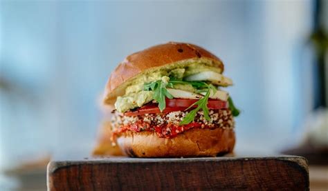 red-robins-guacamole-burger-recipe-recipesnet image