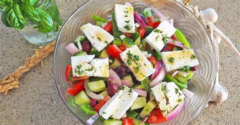 how-to-make-the-best-classic-greek-salad-foodal image
