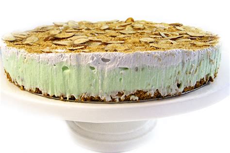skinny-pistachio-almond-pudding-pie-ww-points image