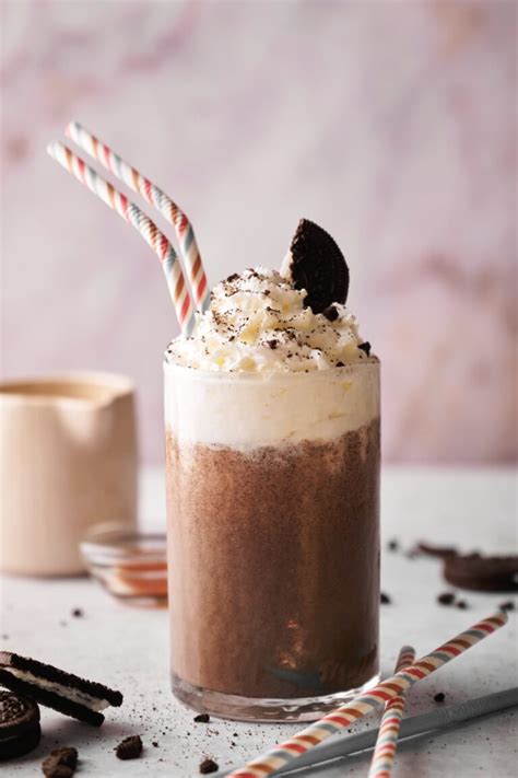 the-most-delicious-oreo-milkshake-ever-made-in-1 image