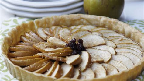 cinnamon-raisin-apple-tart-recipe-pillsburycom image