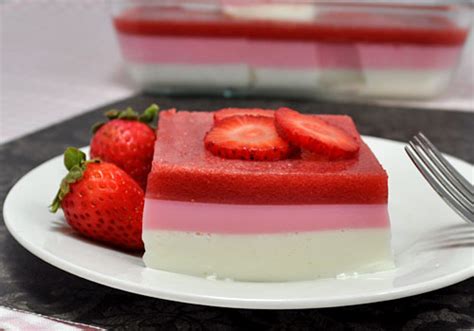 easy-strawberry-gelatin-dessert image