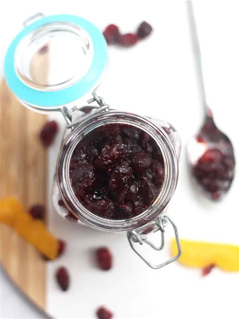 cranberry-sauce-with-dried-cranberries-bite-on-the image
