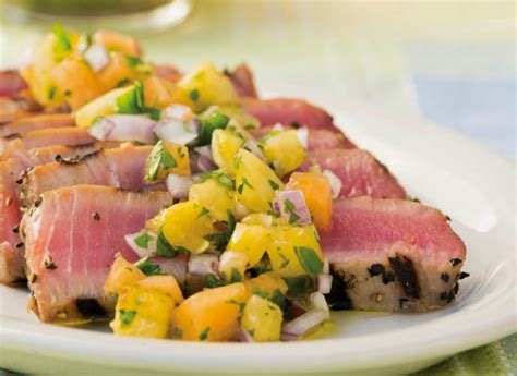 seared-tuna-with-papaya-salsa-natural-fitness-tips image
