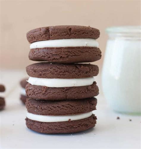 chocolate-sandwich-cookies-with-white-chocolate image
