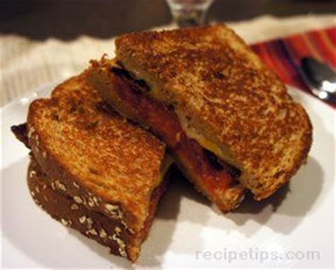 grilled-tomato-bacon-and-cheese-sandwich image