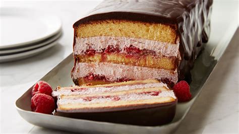 raspberry-cream-cake-with-chocolate-ganache image