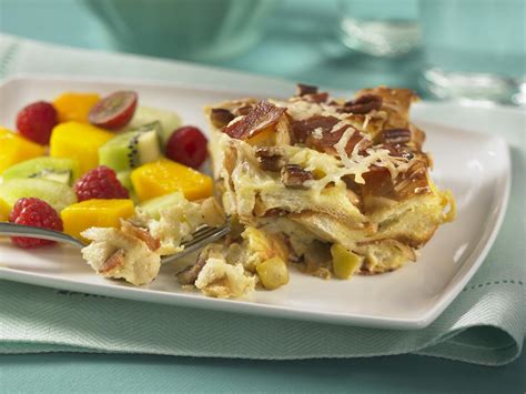apple-and-bacon-french-toast-strata-burnbrae-farms image