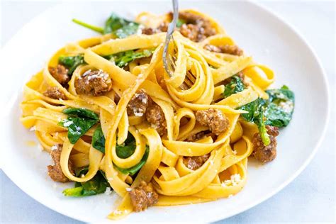 sausage-and-spinach-fettuccine-alfredo image